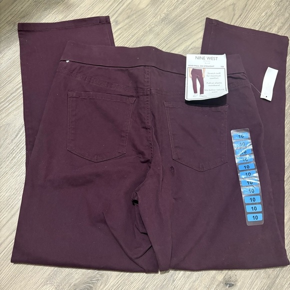 Nine West Straight Leg Heidi Pull On Pants Sz 10 Burgundy Stretch Classic Career - Picture 10 of 11